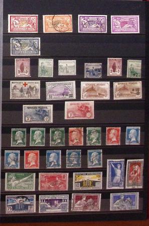 1849-1989, lot de 13 albums et classeurs comprenant