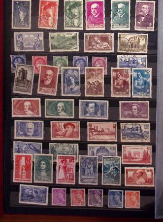 1849-1989, lot de 13 albums et classeurs comprenant