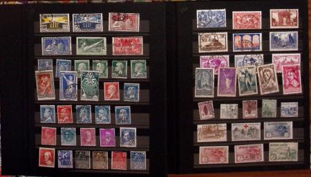 1849-1989, lot de 13 albums et classeurs comprenant