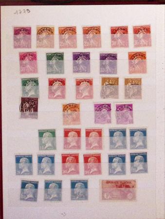 1849-1989, lot de 13 albums et classeurs comprenant