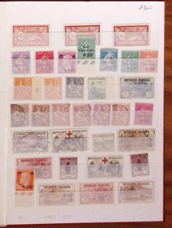 1849-1989, lot de 13 albums et classeurs comprenant