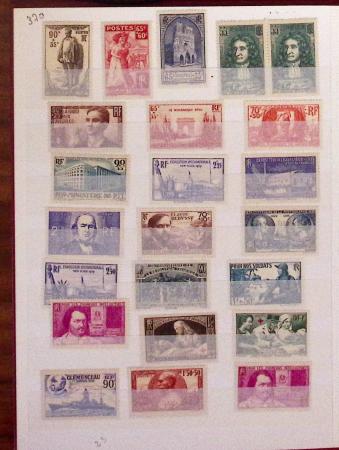 1849-1989, lot de 13 albums et classeurs comprenant