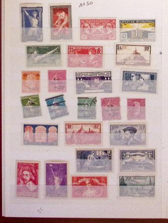 1849-1989, lot de 13 albums et classeurs comprenant