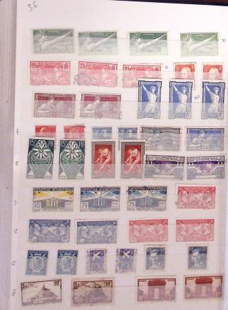 1849-1989, lot de 13 albums et classeurs comprenant