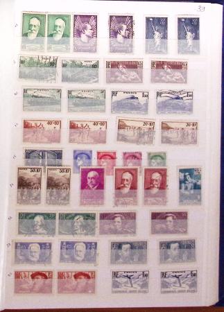 1849-1989, lot de 13 albums et classeurs comprenant
