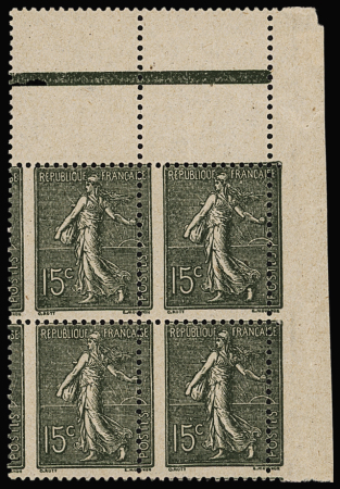 N°130 15c. vert gris, variété piquage à cheval,