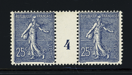 N°132 25c. bleu, en paire millésime 4, neuf **, TB