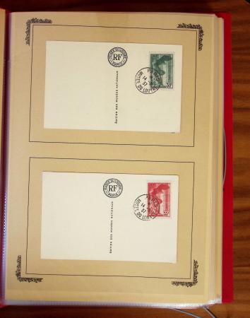 1929-1984 Classeur de lettres avec des cartes du N°354/355 en quantité multiples, dont lettre de guerre, censure, premier vol, LVF. A voir absolument