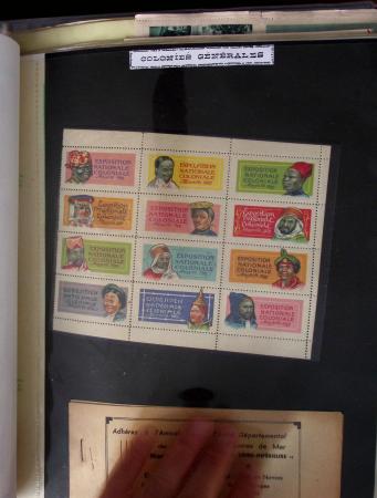 1900-50env. Très belle collection de vignettes des colonies avec surtout vignettes de propagande de différentes colonies, à noter Somalie, épreuves du Congo, Centenaire du Gabon, Maroc, etc., remarquable