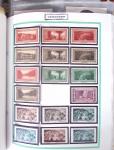1900-50env. Très belle collection de vignettes des colonies avec surtout vignettes de propagande de différentes colonies, à noter Somalie, épreuves du Congo, Centenaire du Gabon, Maroc, etc., remarquable