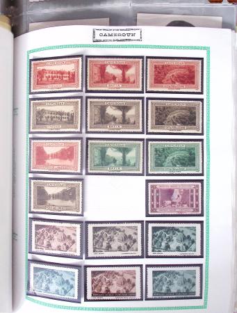 1900-50env. Très belle collection de vignettes des colonies avec surtout vignettes de propagande de différentes colonies, à noter Somalie, épreuves du Congo, Centenaire du Gabon, Maroc, etc., remarquable