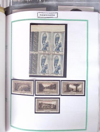 1900-50env. Très belle collection de vignettes des colonies avec surtout vignettes de propagande de différentes colonies, à noter Somalie, épreuves du Congo, Centenaire du Gabon, Maroc, etc., remarquable