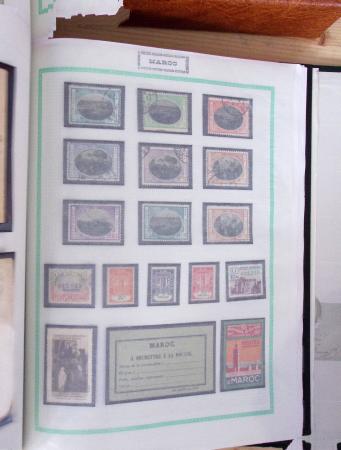 1900-50env. Très belle collection de vignettes des colonies avec surtout vignettes de propagande de différentes colonies, à noter Somalie, épreuves du Congo, Centenaire du Gabon, Maroc, etc., remarquable