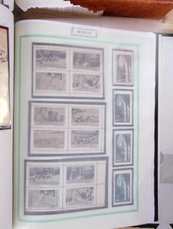 1900-50env. Très belle collection de vignettes des colonies avec surtout vignettes de propagande de différentes colonies, à noter Somalie, épreuves du Congo, Centenaire du Gabon, Maroc, etc., remarquable