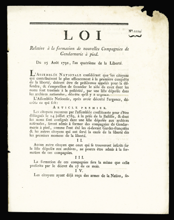 11 DECRETS sous LA REVOLUTION relatifs à l'Organisation de la GENDARMERIE NATIONALE: indemnités des jours de garde, nouvelles Compagnies gendarmes à pied 17 août 1792, gendarmes préposés à la garde des détenus é