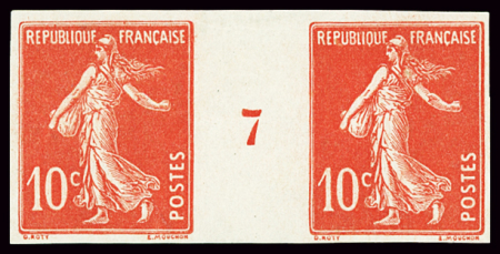 N°138 10c rouge, non dentelé, en paire avec millésime