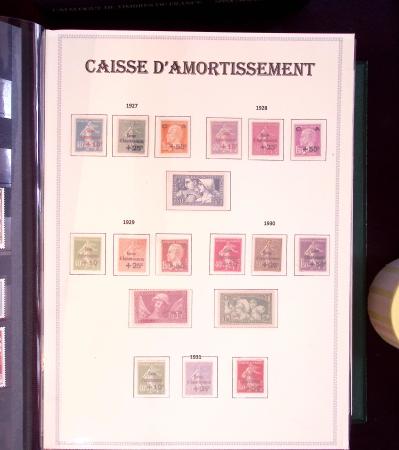 1849-1975, Collection commençant par une série d'essais