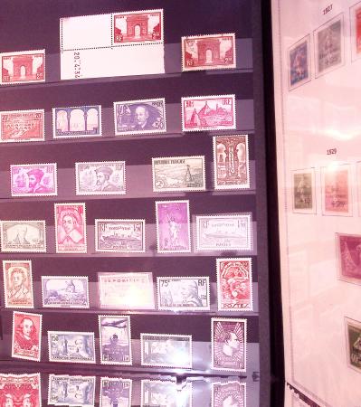 1849-1975, Collection commençant par une série d'essais