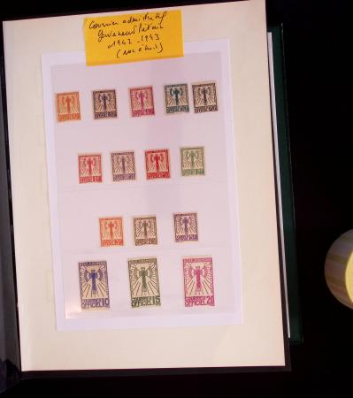 1849-1975, Collection commençant par une série d'essais