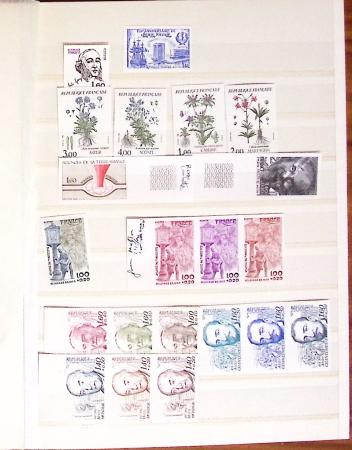 1972-1982, Collection en un classeur avec plus de 220