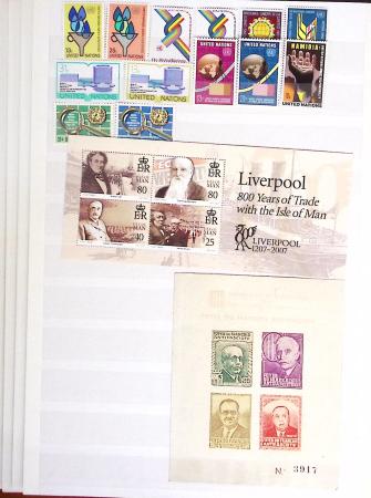 1858-2023, Collection du monde entier en 2 classeurs,