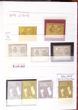 DE GAULLE, Collection de 14 classeurs du monde entier