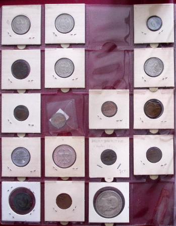 COINS : Small collection of coins in one stockbook