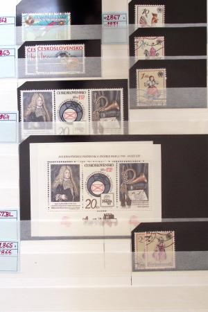 1928-2020 Important stock in 8 large stockbooks with