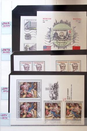 1928-2020 Important stock in 8 large stockbooks with