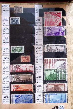 1920-2021 Chiefly mint stock in 15 large stockbooks,