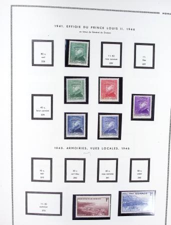 1885-1992, Deux collections de timbres neufs de Monaco,