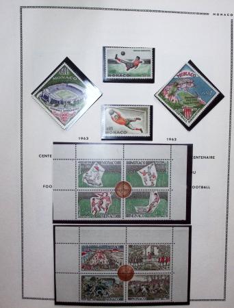 1885-1992, Deux collections de timbres neufs de Monaco,