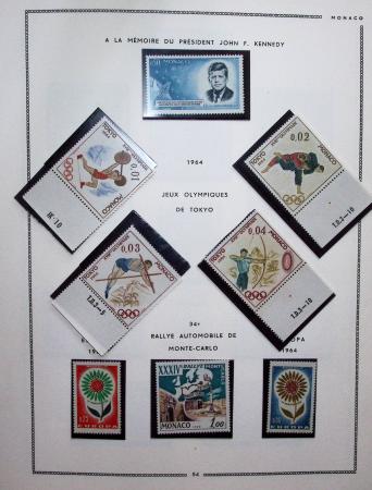 1885-1992, Deux collections de timbres neufs de Monaco,