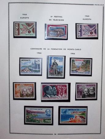 1885-1992, Deux collections de timbres neufs de Monaco,