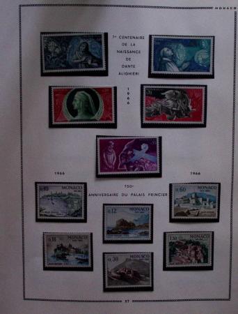 1885-1992, Deux collections de timbres neufs de Monaco,