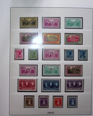 1885-1992, Deux collections de timbres neufs de Monaco,