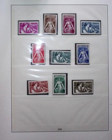 1885-1992, Deux collections de timbres neufs de Monaco,