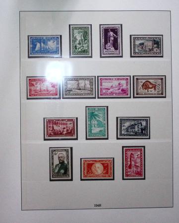 1885-1992, Deux collections de timbres neufs de Monaco,