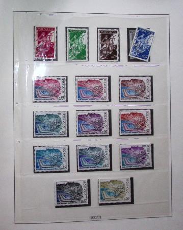 1885-1992, Deux collections de timbres neufs de Monaco,