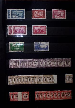 1885-1992, Deux collections de timbres neufs de Monaco,