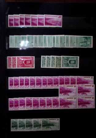 1885-1992, Deux collections de timbres neufs de Monaco,