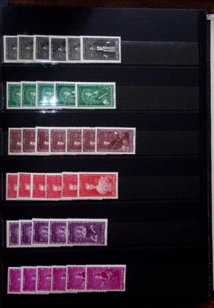 1885-1992, Deux collections de timbres neufs de Monaco,