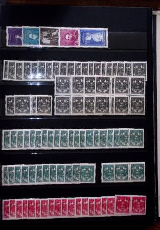 1885-1992, Deux collections de timbres neufs de Monaco,