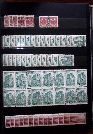 1885-1992, Deux collections de timbres neufs de Monaco,