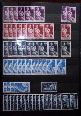 1885-1992, Deux collections de timbres neufs de Monaco,