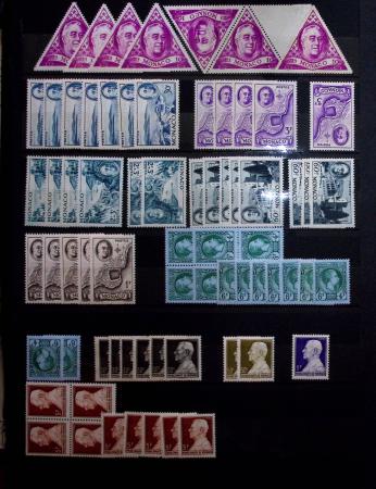 1885-1992, Deux collections de timbres neufs de Monaco,