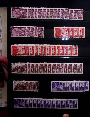 1885-1992, Deux collections de timbres neufs de Monaco,