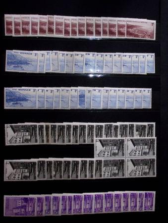 1885-1992, Deux collections de timbres neufs de Monaco,