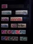 1885-1992, Deux collections de timbres neufs de Monaco,