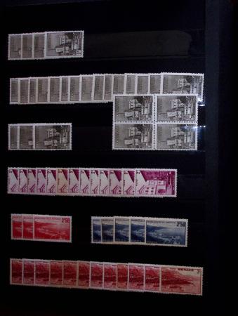 1885-1992, Deux collections de timbres neufs de Monaco,